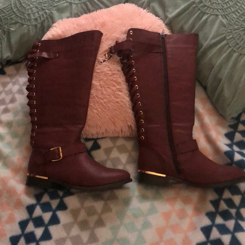 Beautiful Burgundy lace up wide calf boots 👢💕😍